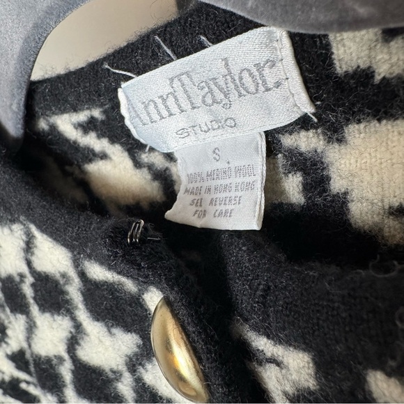 Vintage Ann Taylor Button Up - Picture 3 of 5